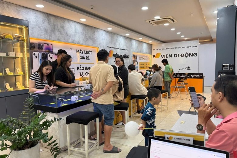 Pin iPhone 13 Pro Max có mấy loại và nên thay loại nào? 10 Thay pin iPhone 13 Pro Max loại nào