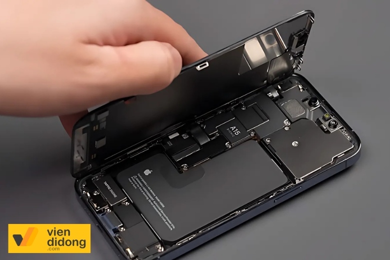 Pin iPhone 13 Pro Max có mấy loại và nên thay loại nào? 7 Thay pin iPhone 13 Pro Max loại nào