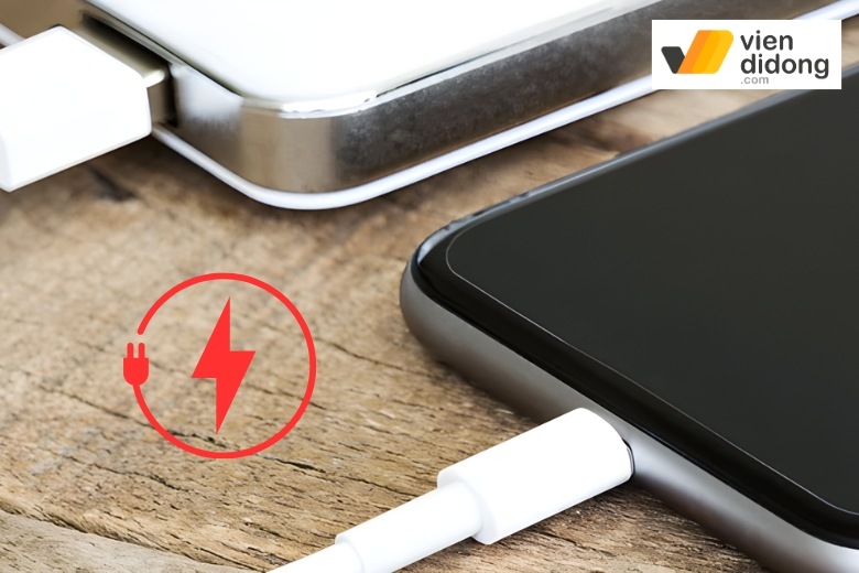 lỗi pin iPhone 12 chai nhanh