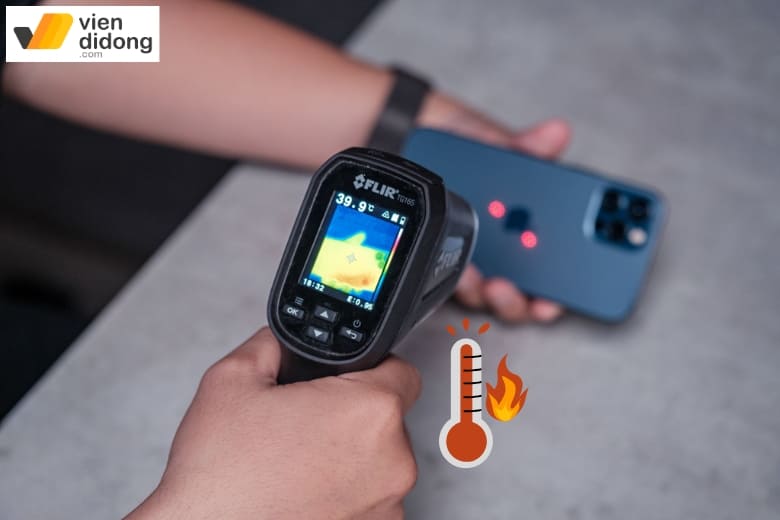 Lỗi pin iPhone 12 Pro nóng máy khi sạc