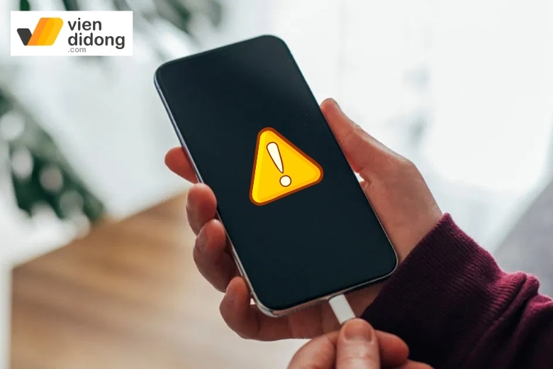 lỗi pin iPhone 12 sạc không vào