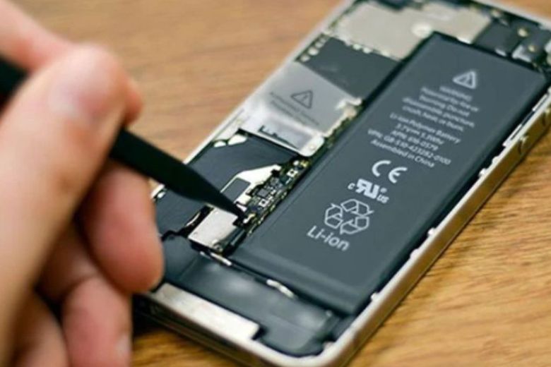 thay pin iPhone 12 giá bao nhiêu