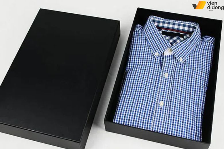 Tham khảo ngay TOP món quà 20/11 cho giáo viên ý nghĩa & hottrend 2025 6 Áo sơ mi lịch lãm làm quà 20/11 cho giáo viên nam