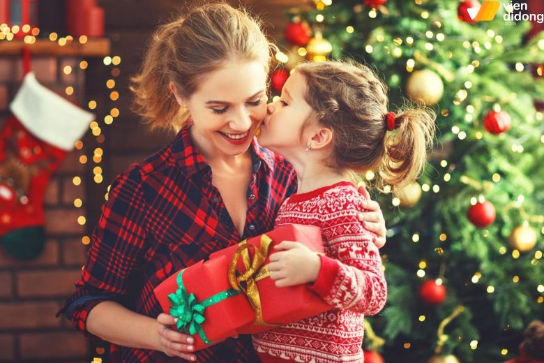 Top 50+ quà tặng Giáng Sinh hợp lý, phù hợp dành cho đối tượng năm 2025 12 Quà tặng Giáng Sinh cho mẹ – chăm sóc sức khỏe, làm đẹp và tinh tế