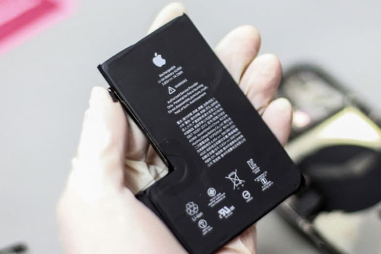 thay pin iPhone 12 Pro loại nào