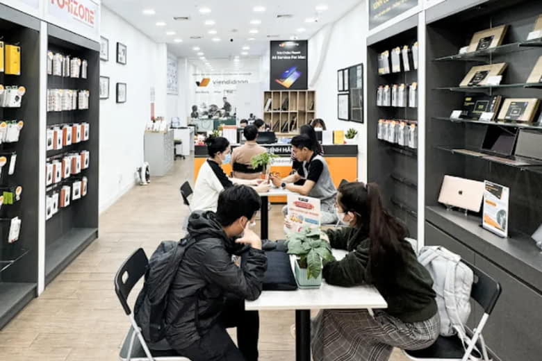 thay pin iphone 17 series