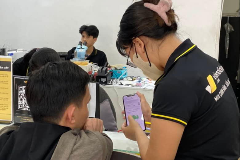 Thay pin iPhone quận Gò Vấp tại Viện Di Động uy tín, giá tốt 2025 4 thay pin iphone quận gò vấp