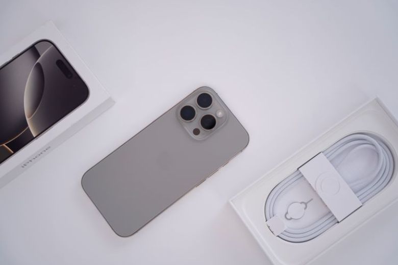 iPhone 16 Pro cũ đẹp, ngoại hình sáng máy, dùng ổn định