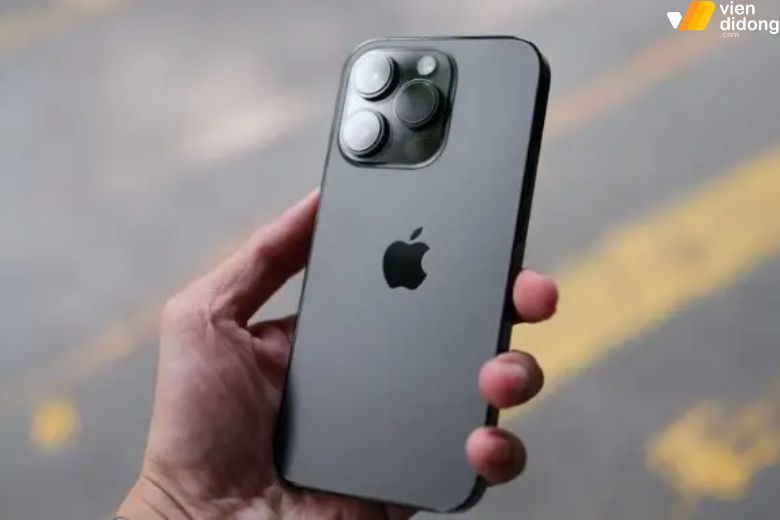 iPhone 16 Pro Max cũ trầy xước nhẹ, hiệu năng vẫn mượt