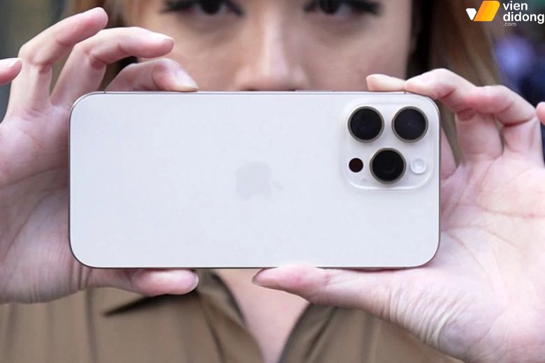 iPhone 16 Pro Max cũ xước cấn, máy dùng tốt, giá tiết kiệm