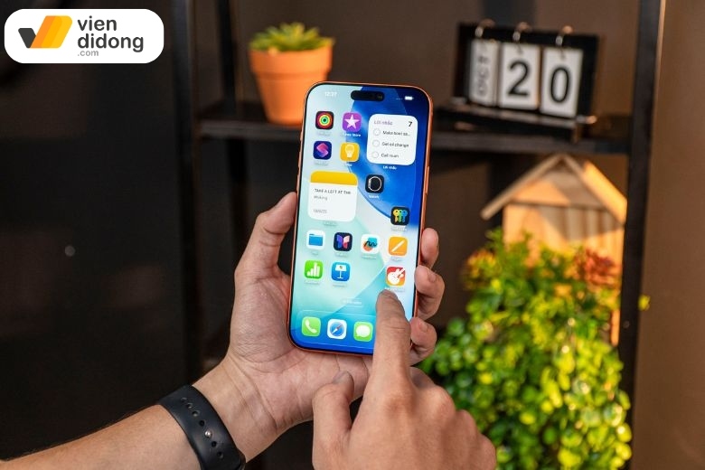 So sánh pin iPhone 17 với iPhone 15 tình huống tiêu hao nhanh