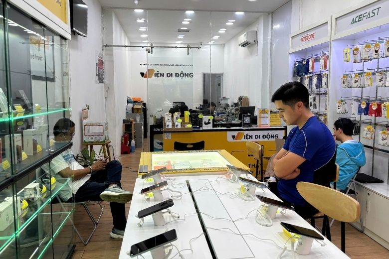 Dịch vụ thay pin iP12 series uy tín tại Viện Di Động