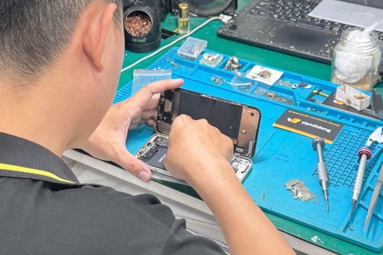 Dịch vụ thay pin iP14 series tại Viện Di Động chuyên nghiệp