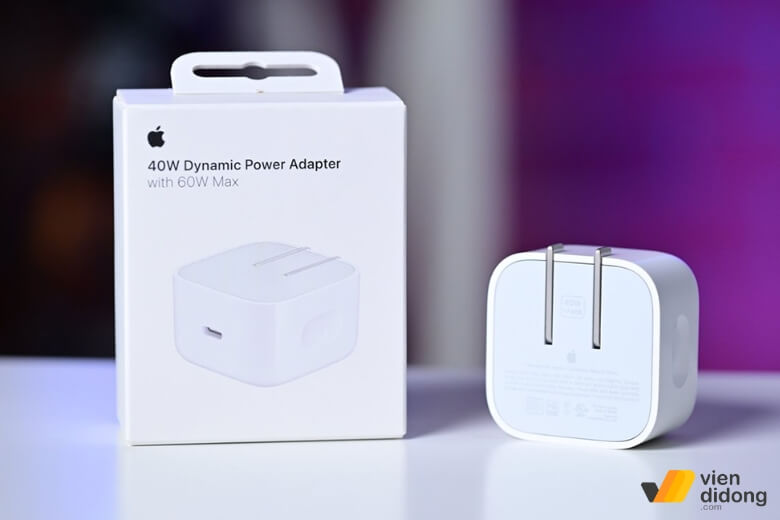 iPhone 17 bị nóng khi sạc pin do phụ kiện kém