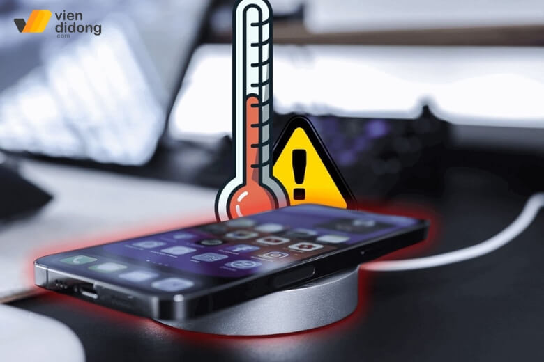iPhone 17 bị nóng khi sạc pin là bình thường
