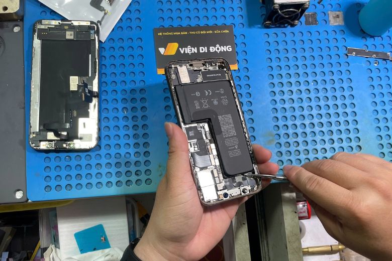 Quy trình thay pin iPhone 6 series rõ ràng, kiểm tra kỹ trước bàn giao