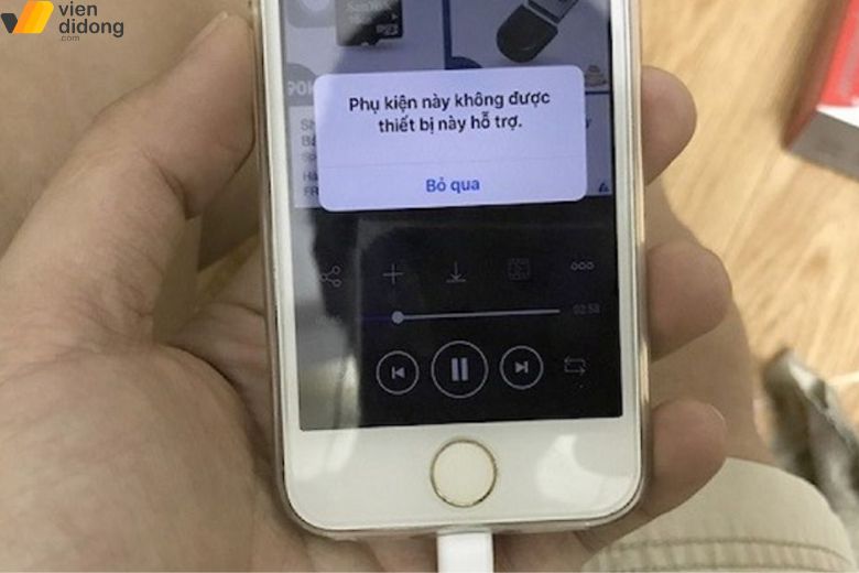 iPhone SE tụt pin nhanh, sập nguồn là dấu hiệu pin iPhone SE chai