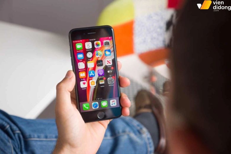 Thay pin iPhone SE đúng lúc giúp máy ổn định và hạn chế lỗi phát sinh