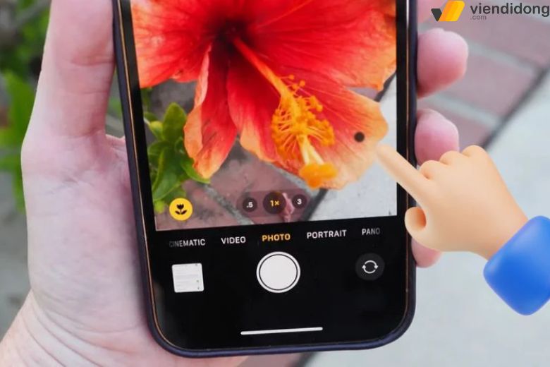 Ảnh chụp xuất hiện chấm đen, mờ hoặc vệt lạ trên camera iPhone