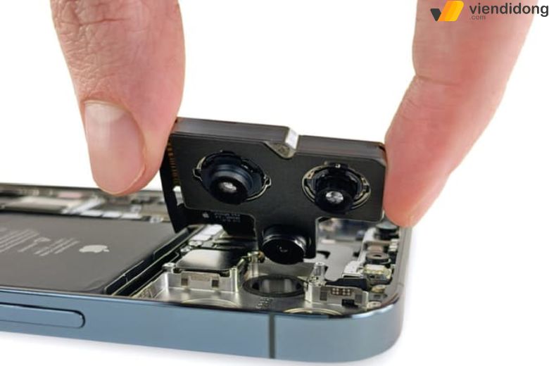 Tùy tình trạng, camera iPhone bị đốm có thể vệ sinh hoặc thay linh kiện