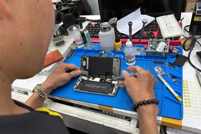 Tháng 3 Bứt Tốc - Máy Muợt Phi Mã: Vệ sinh miễn phí, thay pin giảm 10% 4 Giảm thêm 10% cho món thứ 2 khi sửa chữa cùng lúc