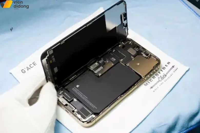 Thay màn hình iPhone 13 series đúng kỹ thuật không ảnh hưởng chức năng máy