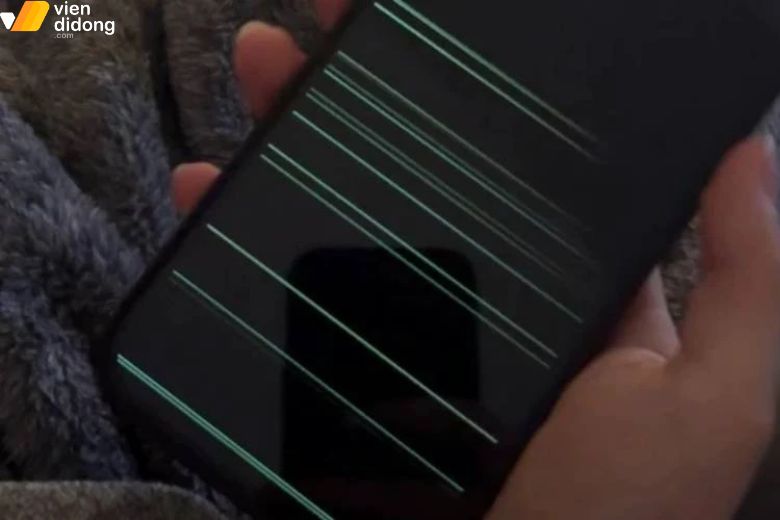 iPhone 16 Plus hiển thị chập chờn là dấu hiệu lỗi màn hình