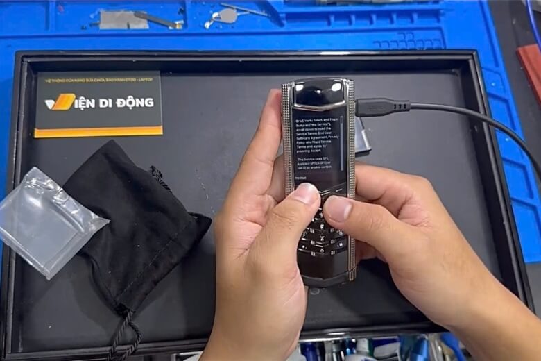 Thay pin Vertu giá bao nhiêu giá từ 3 triệu