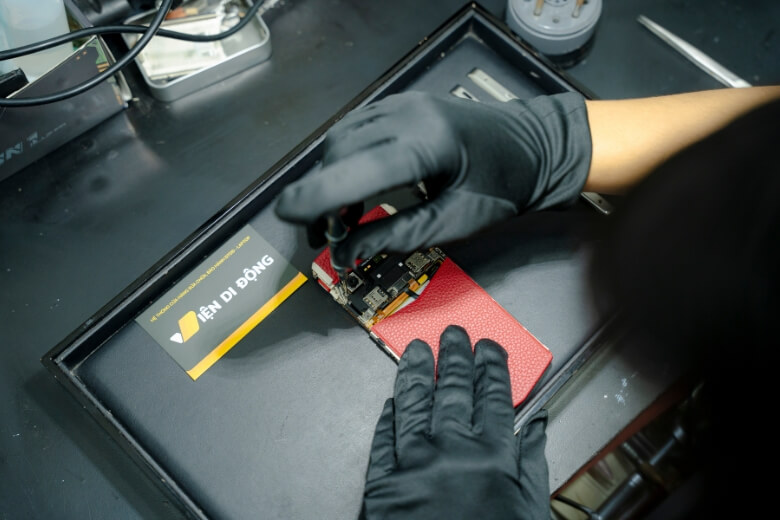 Thay pin Vertu giá bao nhiêu so với giá trị máy