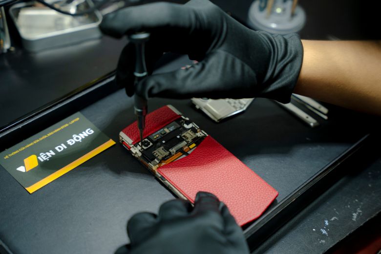 Thay pin Vertu ở đâu uy tín, chính hãng?