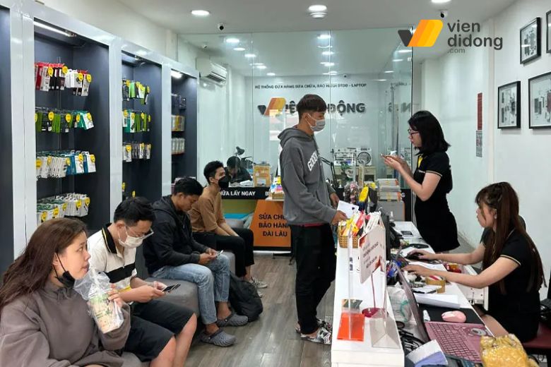 Chọn địa chỉ thay màn hình iPhone 16 uy tín