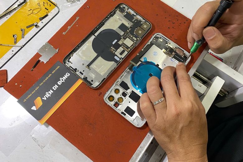 Quy trình thay màn iPhone 8 Series minh bạch, kiểm tra trước bàn giao