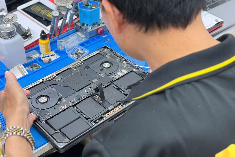 Màn hình MacBook bị hở sáng có sửa được không? Cách nhận biết và xử lý hiệu quả 8 Nhiều trường hợp màn hình MacBook bị hở sáng vẫn có thể khắc phục