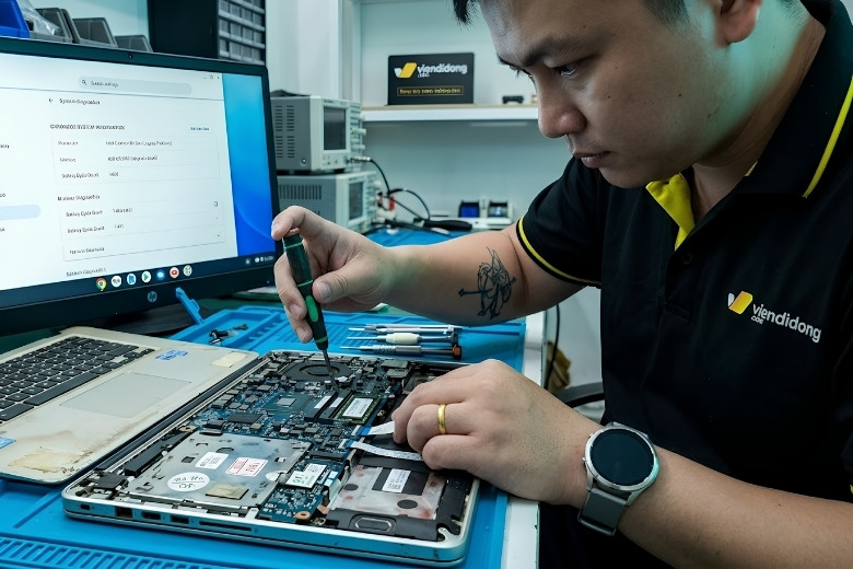 kiểm tra bo mạch chủ và bộ nhớ eMMC trên Chromebook cũ