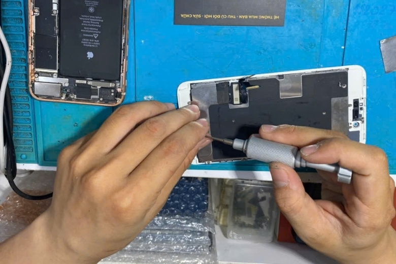 Quy trình thay pin iPhone Air tại Viện Di Động