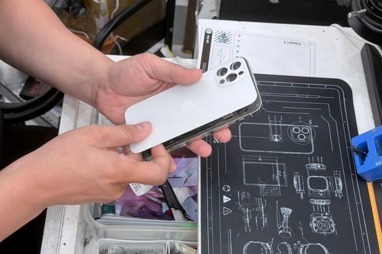 giá thay mặt lưng iphone 12 pro max