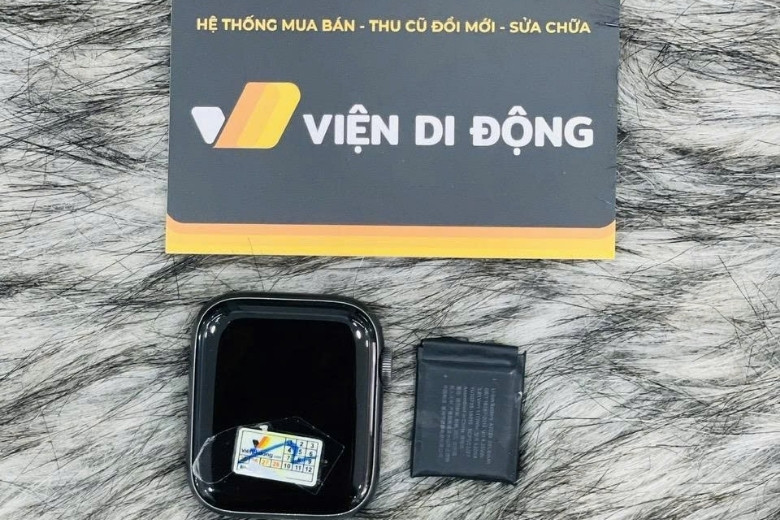 Thay pin đồng hồ apple watch cũ