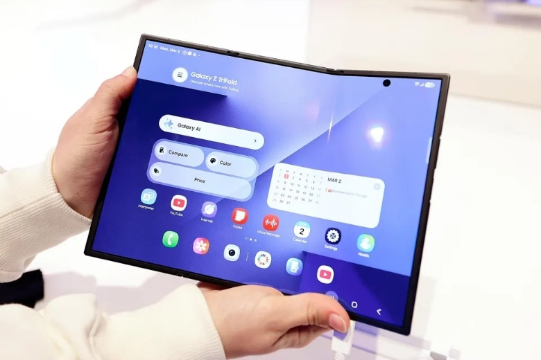Thiết kế mới trên Samsung Galaxy Z Fold 8 Ultra