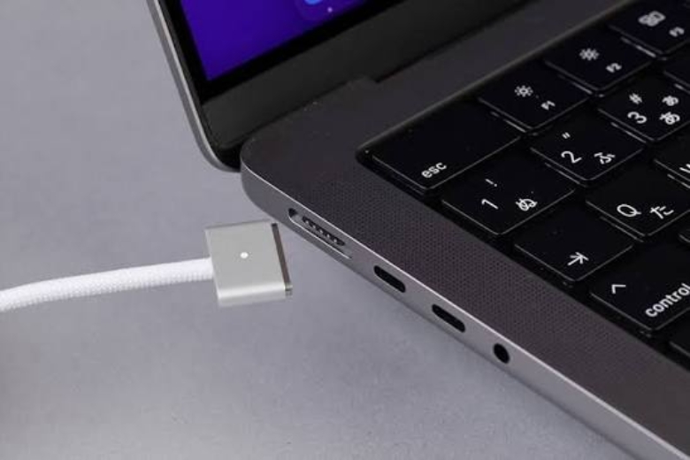 Nâng cấp củ sạc chuẩn PD công suất cao sửa lỗi sạc chậm trên MacBook Neo