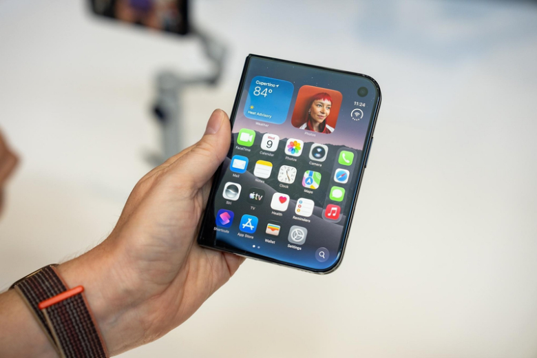 Màn hình iPhone Duo: Kích thước, công nghệ và độ bền 2 Màn hình ngoài iPhone Duo