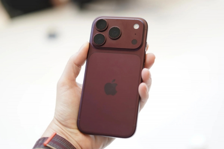 Trọng lượng iPhone 18 Pro là bao nhiêu? Cân nặng chi tiết từng bản 4 Cảm giác cầm nắm iPhone 18 Pro