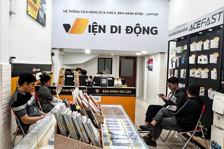 Thay pin Samsung quận 10 giá rẻ tại Viện Di Động
